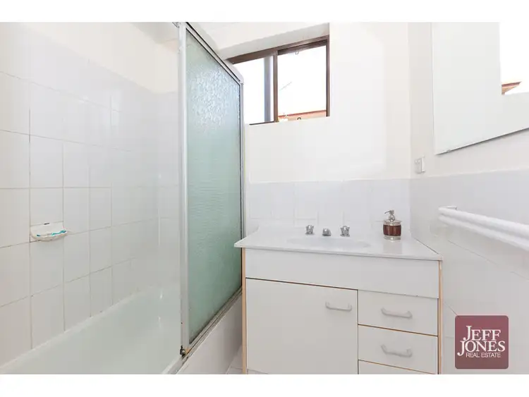 Seventh view of Homely unit listing, 4/62 Wellington Street, Coorparoo QLD 4151