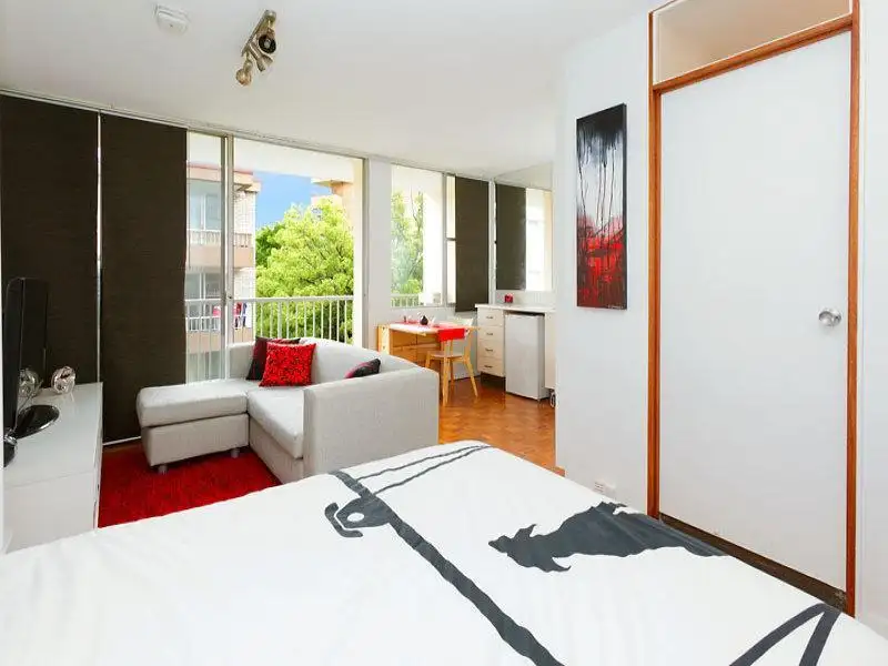 Main view of Homely studio listing, 401/76 Roslyn Gardens, Elizabeth Bay NSW 2011