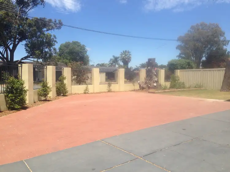 Fourth view of Homely house listing, 2 Cherry Way, Camillo WA 6111