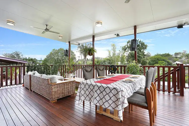 154 Macrossan Avenue, Norman Park QLD 4170