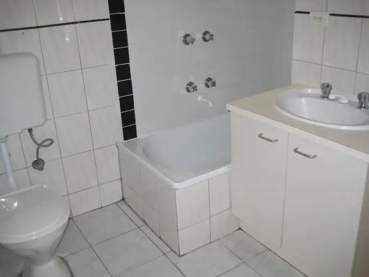 Seventh view of Homely apartment listing, 4/7 Coleridge, Elwood VIC 3184