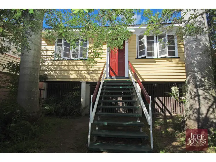 22 Earl Street, Greenslopes QLD 4120