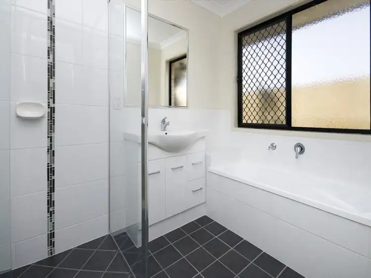Fourth view of Homely house listing, 4 Daintree Pl, Springfield Lakes QLD 4300