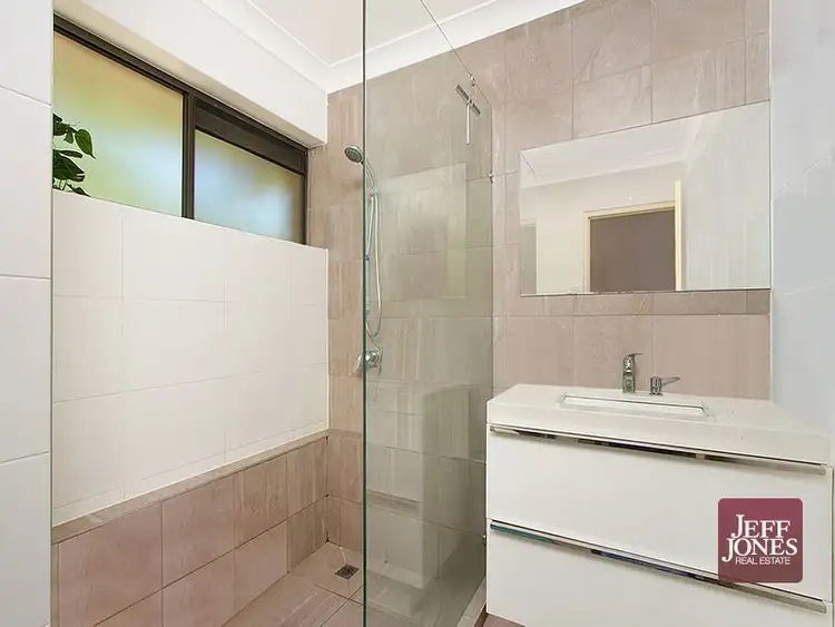 Sixth view of Homely unit listing, 5/11 Galway Street, Greenslopes QLD 4120