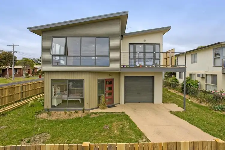 71 McLachlan Street, Apollo Bay VIC 3233