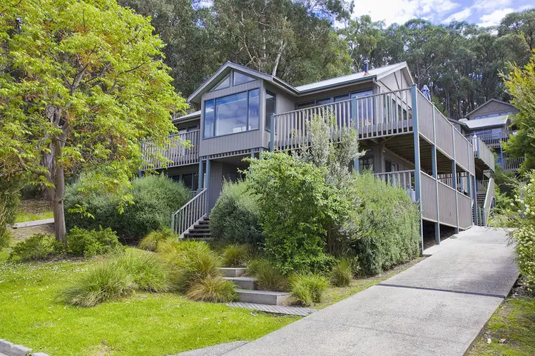 1/11 Staughton Avenue, Lorne VIC 3232