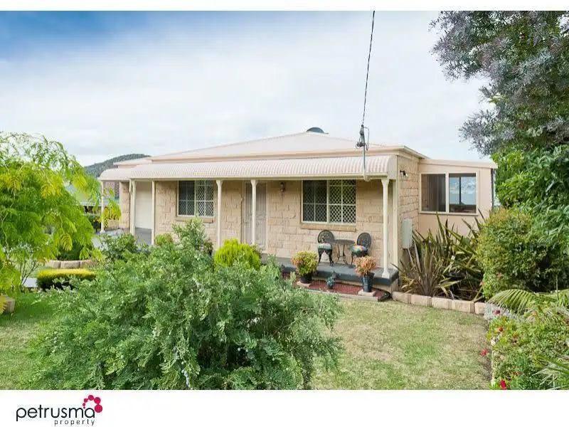 Main view of Homely villa listing, 32 Malunna Rd, Lindisfarne TAS 7015
