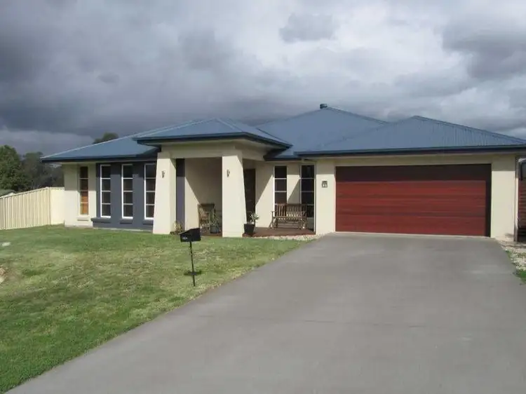 2 Lexington Street, Flinders View QLD 4305