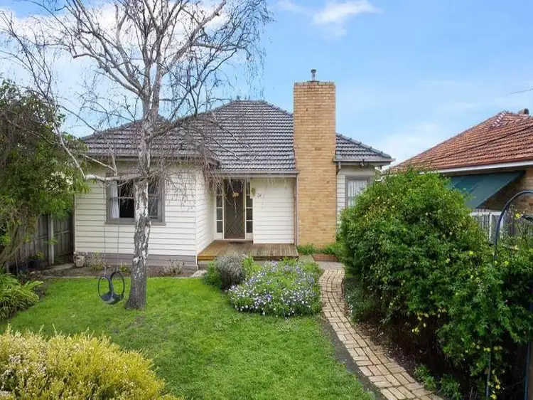 24 Cambridge Street, Belmont VIC 3216