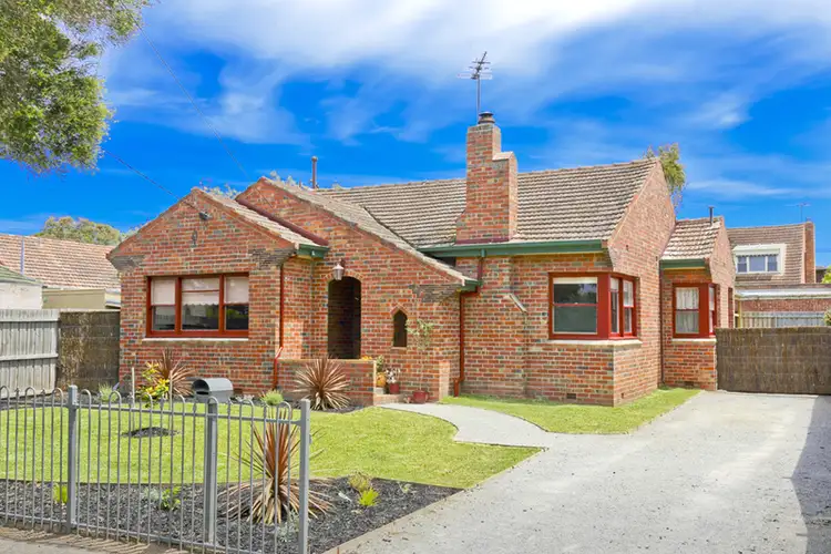 10 Garlick Avenue, Newtown VIC 3220