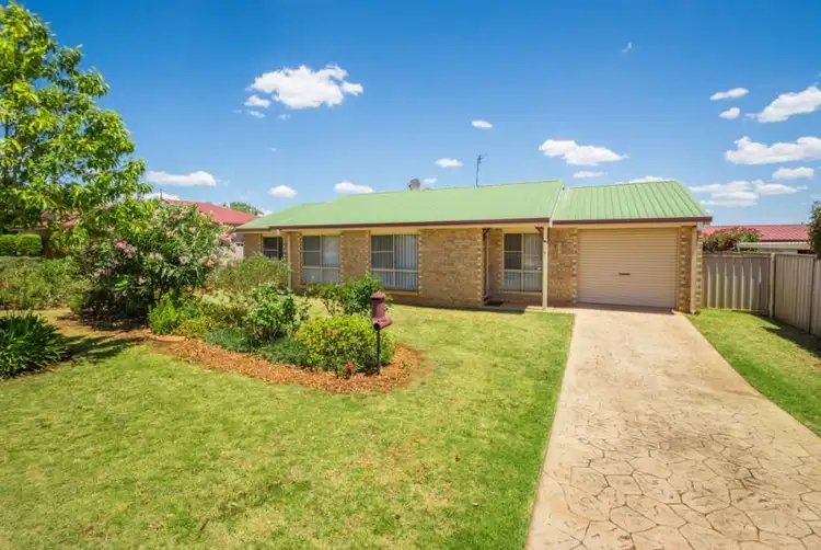 8 Glen Avon, Glenvale QLD 4350