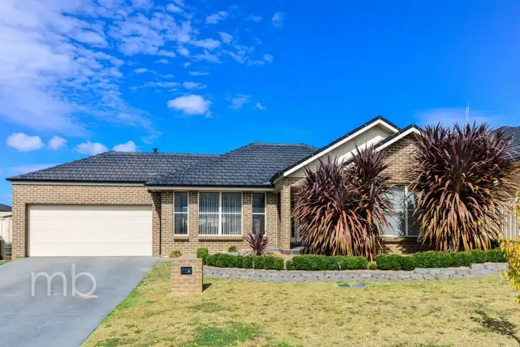 2 Jade Avenue, Orange NSW 2800