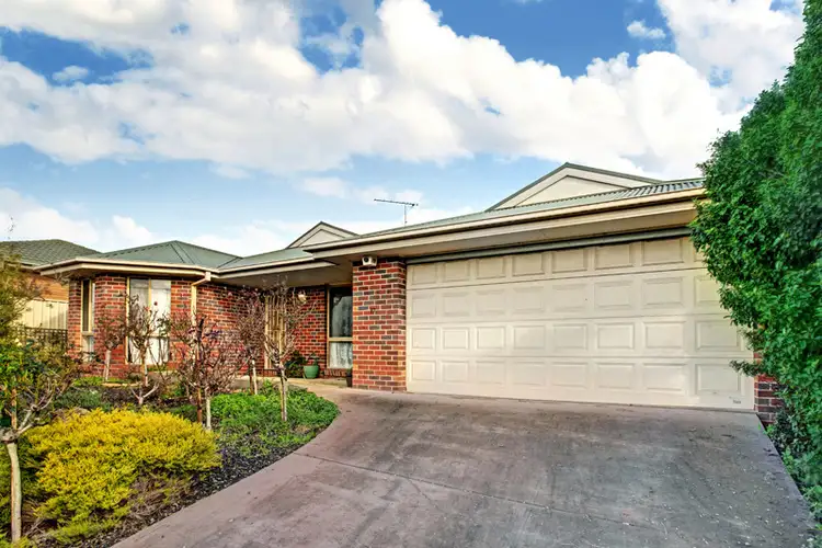 17 SIMONE STREET, Kilmore VIC 3764