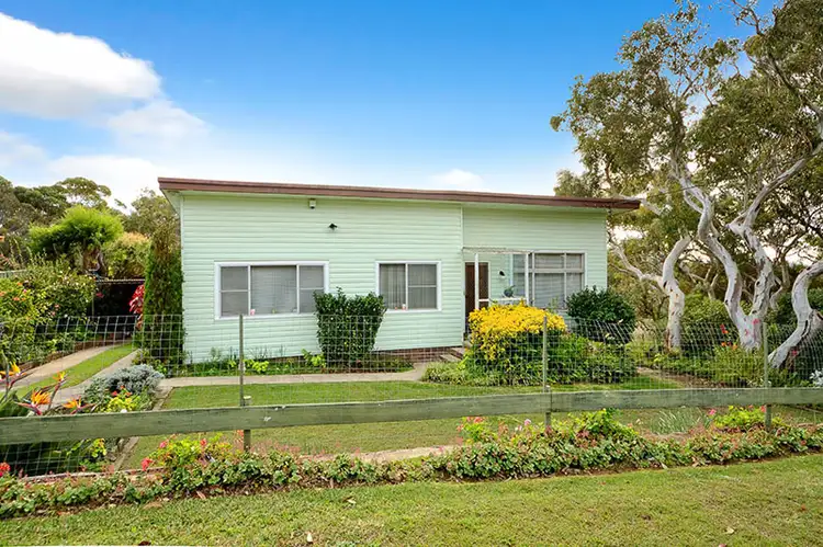 1 Parklands Avenue, Heathcote NSW 2233