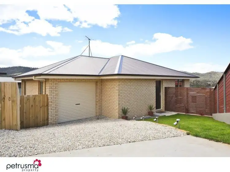 5 Sams Court, Howrah TAS 7018