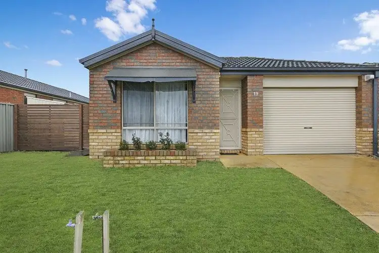 19 GREENAWAY TERRACE, Cranbourne East VIC 3977