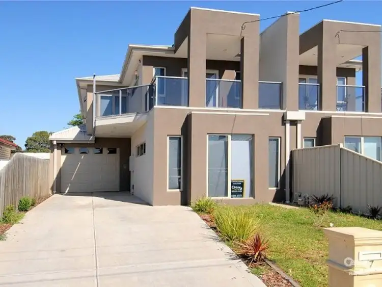 7 Parkside Crescent, Seaholme VIC 3018