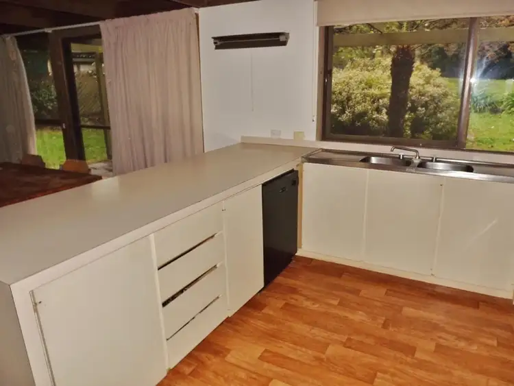 Seventh view of Homely house listing, 5 St Gwinear Court, Rawson VIC 3825