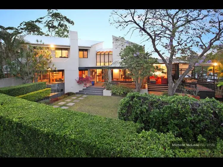 7 Columbia Street, Chapel Hill QLD 4069