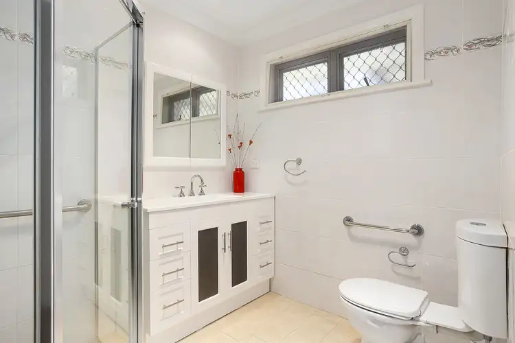 Fifth view of Homely house listing, 2 Edgecliff Place, Engadine NSW 2233