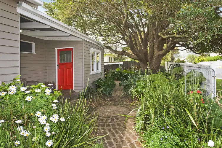 49 McLachlan Street, Apollo Bay VIC 3233
