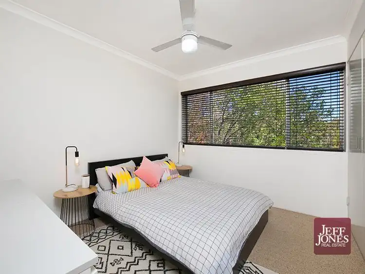 Fifth view of Homely unit listing, 3/19 Leigh Street, Coorparoo QLD 4151