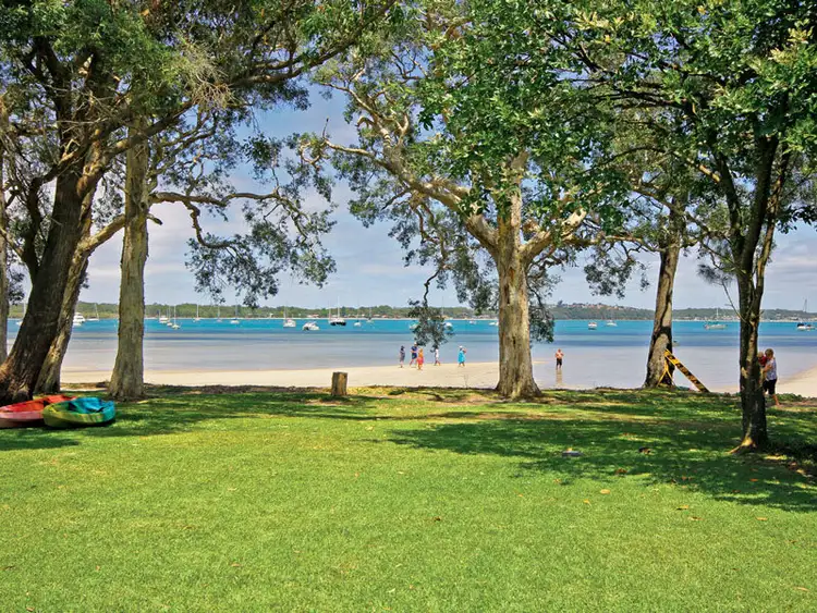 6 Danalene Parade, Corlette NSW 2315