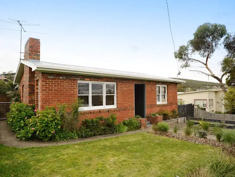 102 Howrah Road, Howrah TAS 7018