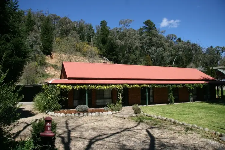 100 Delany Avenue, Bright VIC 3741