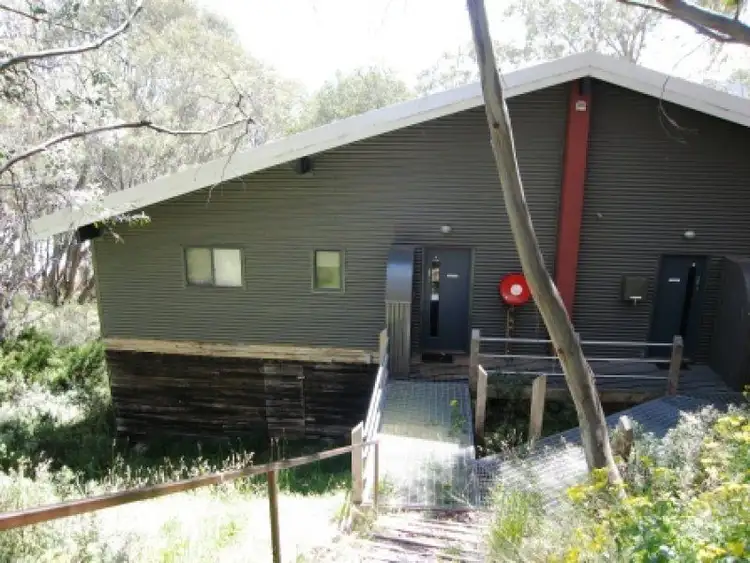 4 Christie Street, Falls Creek VIC 3699