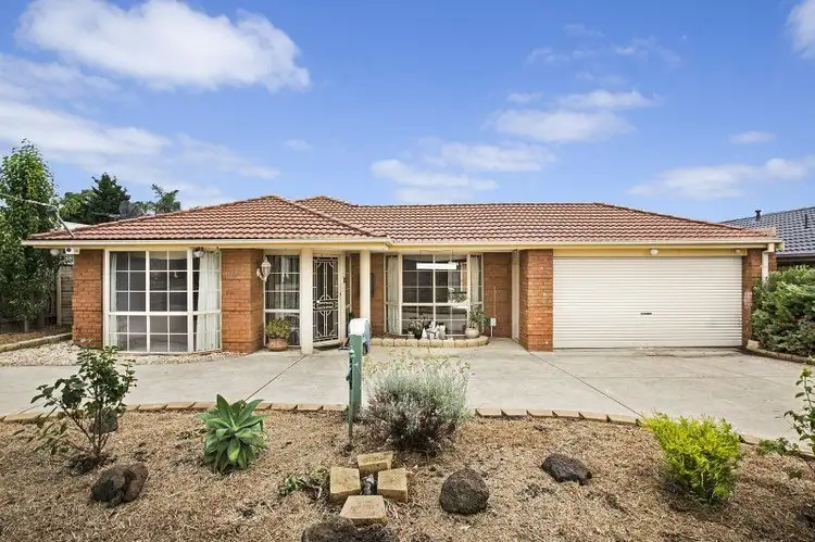 9 JOSEPH BANKS CRESCENT, Cranbourne VIC 3977