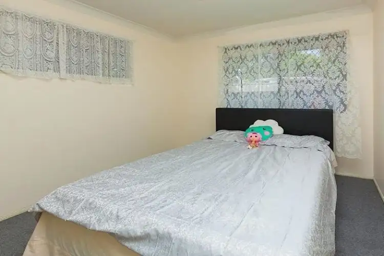 Fifth view of Homely house listing, 2 Chelsea Court, Heritage Park QLD 4118
