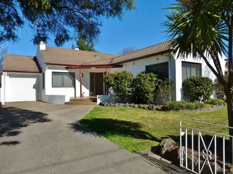 16 Torpy Street, Orange NSW 2800