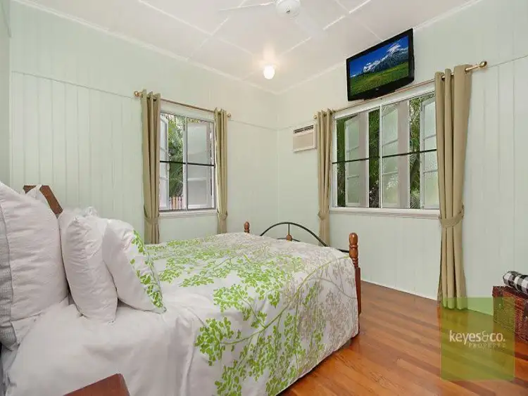 Sixth view of Homely house listing, 1/10A Cowley Street, West End QLD 4810