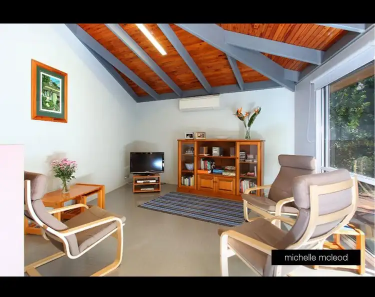 Fifth view of Homely house listing, 4 Pearra Place, Chapel Hill QLD 4069