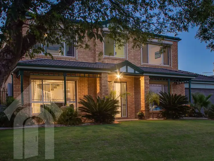 15 Freebairn Drive, Hallett Cove SA 5158