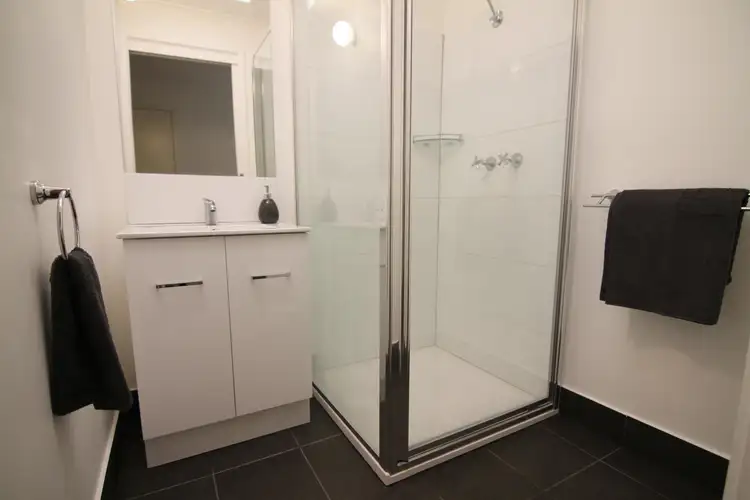 Sixth view of Homely unit listing, 20 Wood Street, Bright VIC 3741