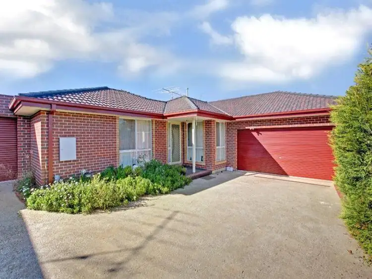 2/15 JANDAREW COURT, Kilmore VIC 3764