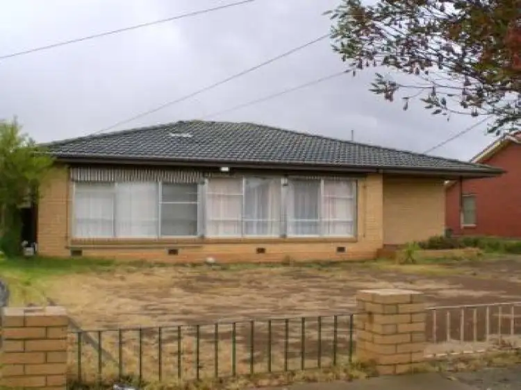11 Thomson Ave, Laverton VIC 3028