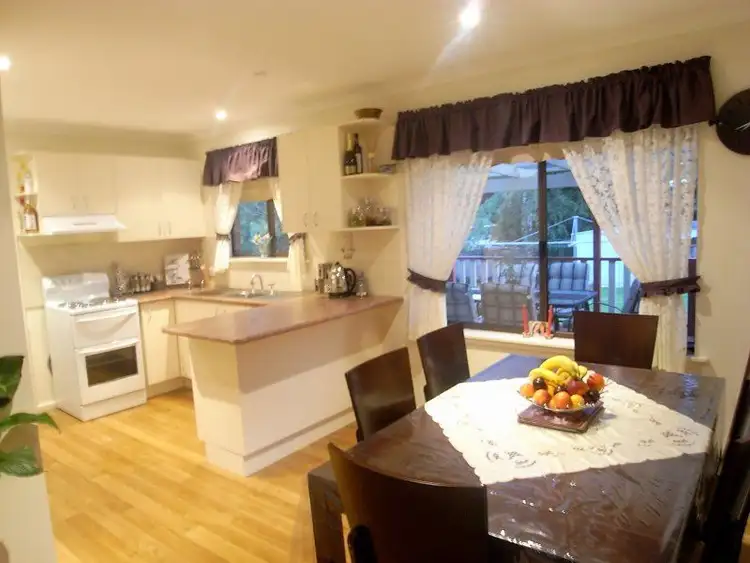 Fifth view of Homely house listing, 8 Settlers Close, Orange NSW 2800