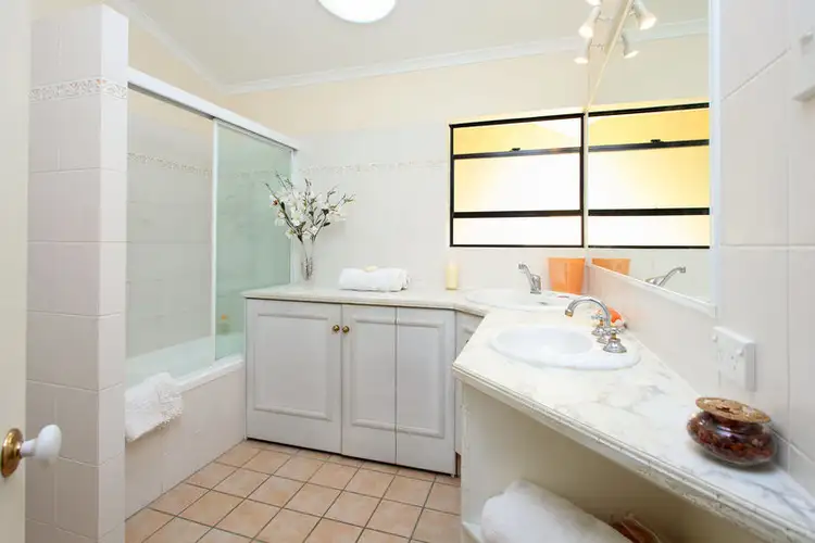 Sixth view of Homely unit listing, 6/146 Windermere Rd, Hamilton QLD 4007