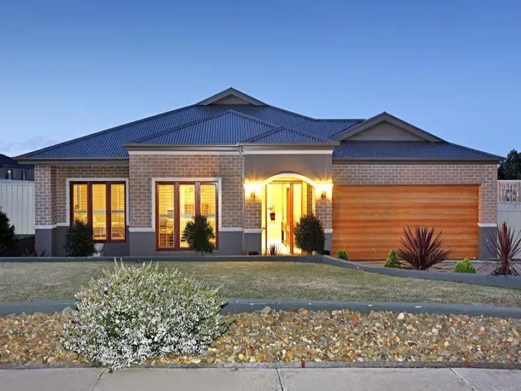 32 HARRINGTON DRIVE, Kilmore VIC 3764