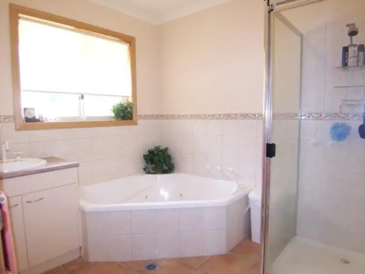 Seventh view of Homely townhouse listing, 4/74 Walkers Lane, Bright VIC 3741