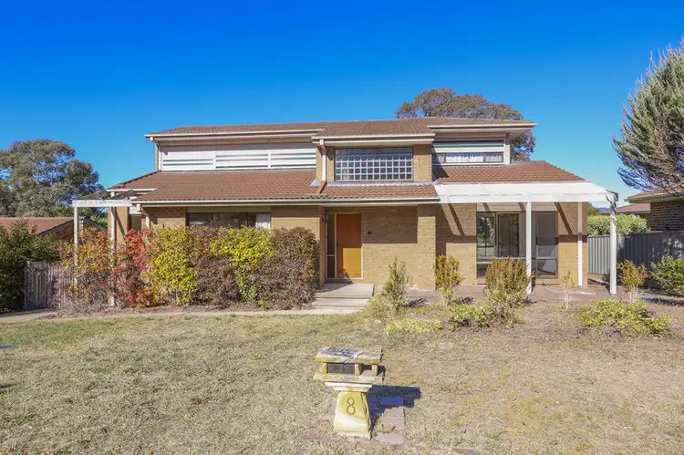 8 Desailly Crescent, Kambah ACT 2902