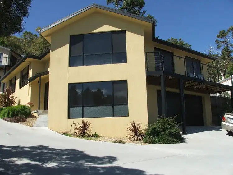 Second view of Homely villa listing, 3/168 Derwent Avenue, Lindisfarne TAS 7015