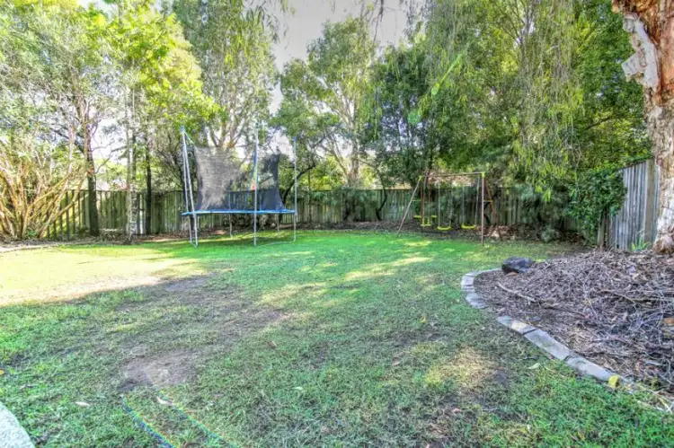 11 Blackwattle Circuit, Arundel QLD 4214
