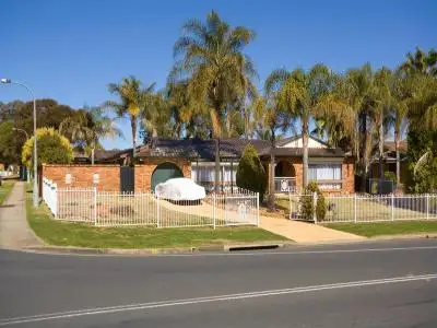 2 McIntyre Avenue, St Clair NSW 2759