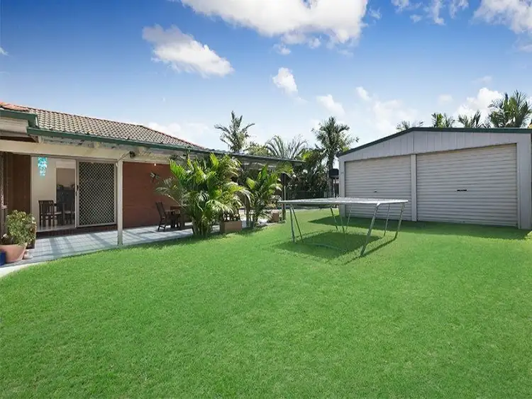 5 Chesterfield Crescent, Wellington Point QLD 4160