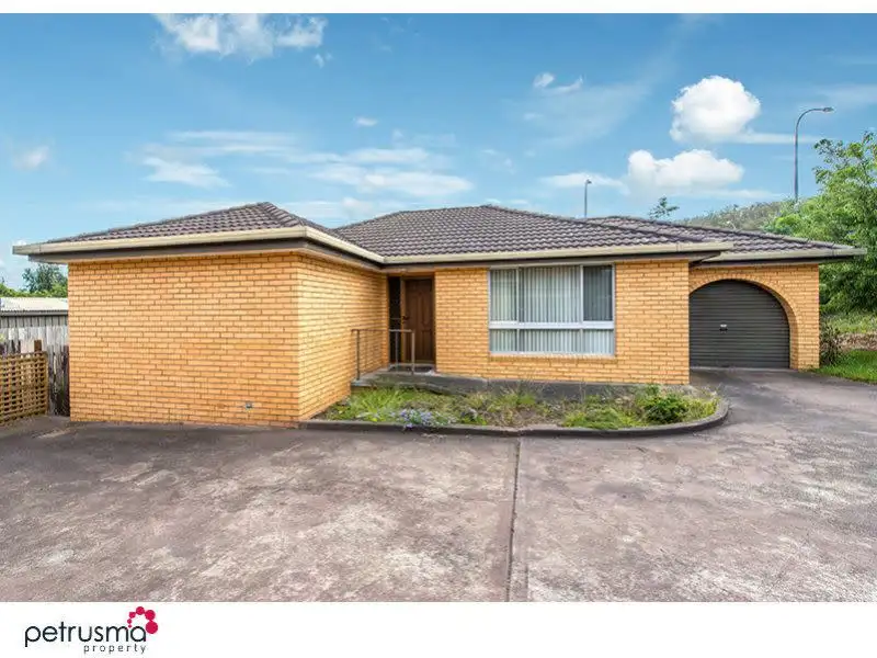 Main view of Homely villa listing, 2/437 Oceana Drive, Howrah TAS 7018