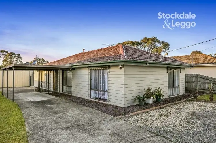 73 CIRCLE DRIVE SOUTH, Cranbourne VIC 3977